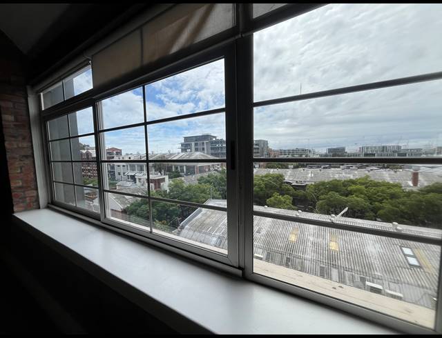 92M² OFFICE TO LET IN GREEN POINT